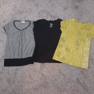 LOT of 2 Ladies Tops- Size Large/XLarge